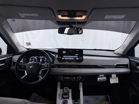Used 2024 Mitsubishi Outlander SEL AWD/4WD image 31