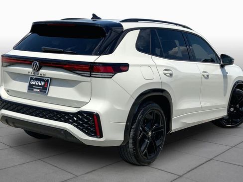 Used 2026 Volkswagen Tiguan SE R-Line FWD image 13