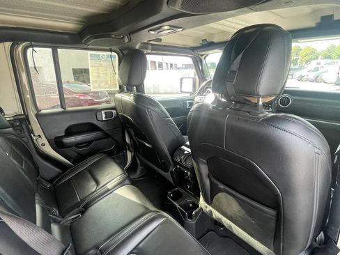 Used 2020 Jeep Gladiator Overland AWD/4WD image 30