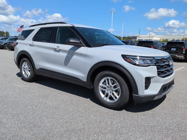 New 2027 Ford Explorer Active w/ Active Comfort Package RWD image 2