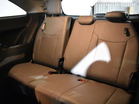 Used 2025 Toyota Sienna XLE FWD image 28