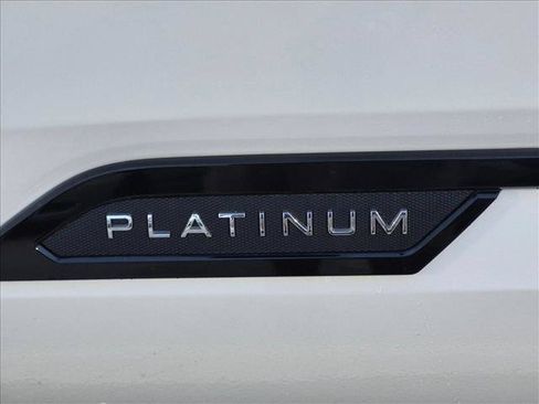 Used 2023 Toyota Tundra Platinum AWD/4WD image 9