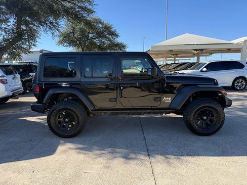 Used 2018 Jeep Wrangler Unlimited Sport S image 8