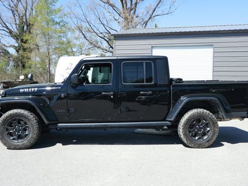 Used 2023 Jeep Gladiator Willys image 5
