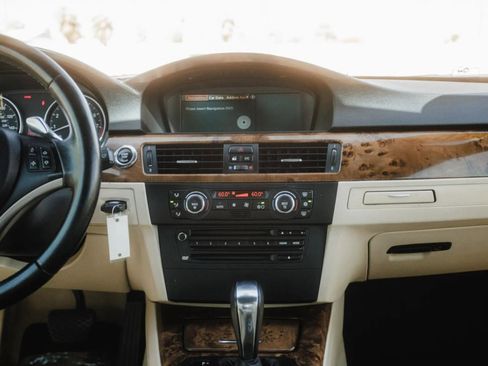 Used 2008 BMW 335i Convertible image 29