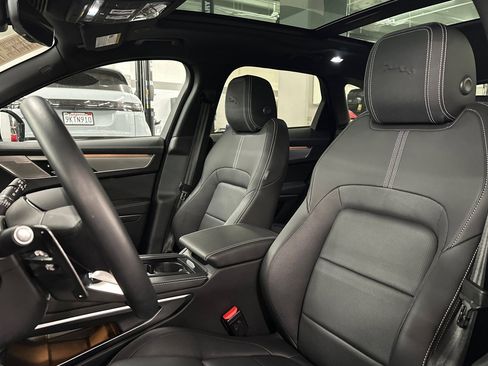 Used 2026 Jaguar F-PACE R-Dynamic S image 6