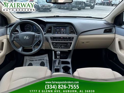 Used 2017 Hyundai Sonata SE FWD image 14