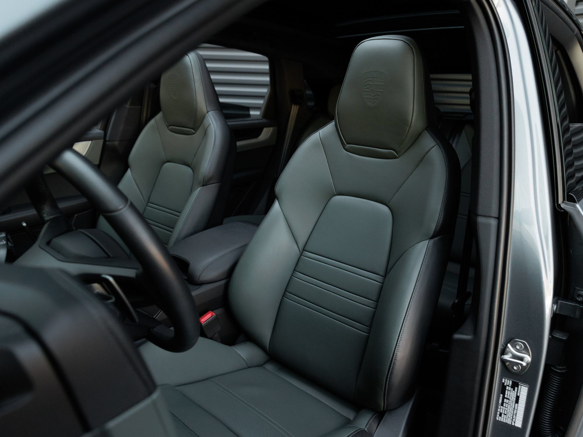 Certified 2026 Porsche Cayenne S AWD/4WD image 5
