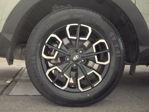 Used 2023 Hyundai Santa Cruz SE image 7