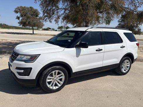 Used 2017 Ford Explorer FWD image 8