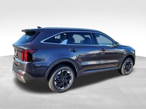 New 2026 Kia Sorento S image 2