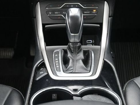 Used 2017 Ford Edge SEL w/ Equipment Group 201A AWD/4WD image 23