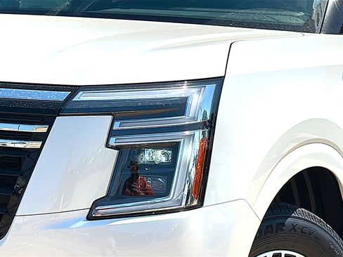 New 2026 Nissan Armada SL w/ Captain's Chari Seat Package AWD/4WD image 4