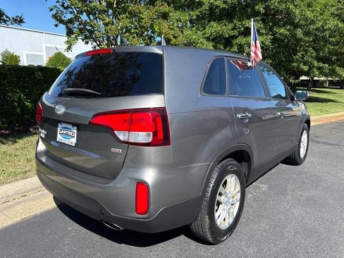 Used 2015 Kia Sorento LX FWD image 3