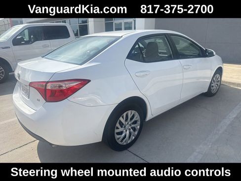 Used 2017 Toyota Corolla LE FWD image 3
