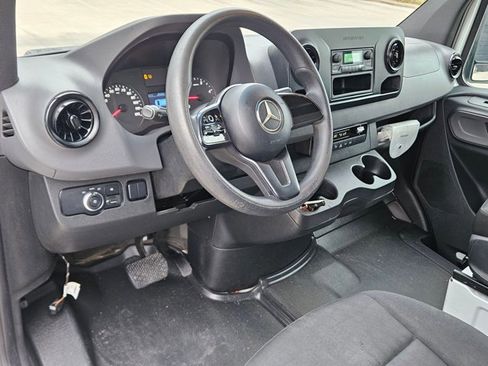 Used 2019 Mercedes-Benz Sprinter 144 image 10
