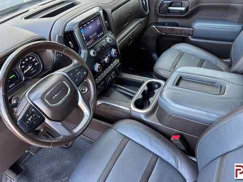 Used 2022 GMC Sierra 3500 Denali w/ Denali Ultimate Package image 10