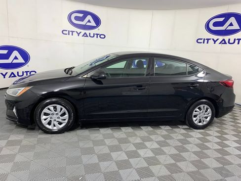 Used 2019 Hyundai Elantra SE w/ Winter Weather Package FWD image 6