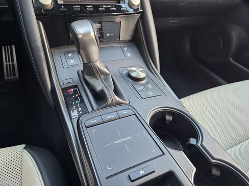 Used 2022 Lexus IS 350 F Sport RWD image 13