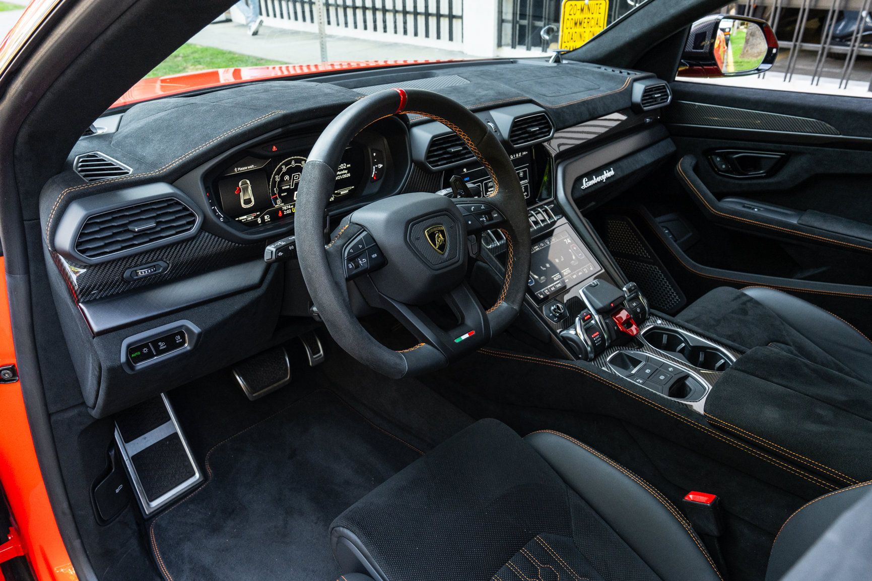 Used 2024 Lamborghini Urus Performante AWD/4WD image 31
