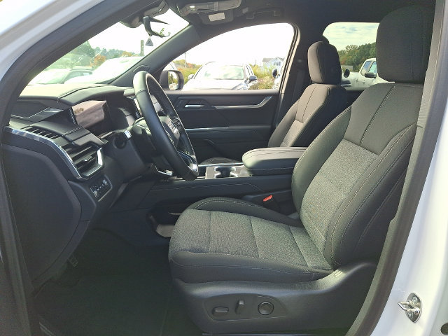 Used 2026 GMC Acadia Elevation AWD/4WD image 2