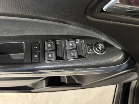 Used 2018 Chevrolet Colorado Z71 AWD/4WD image 18