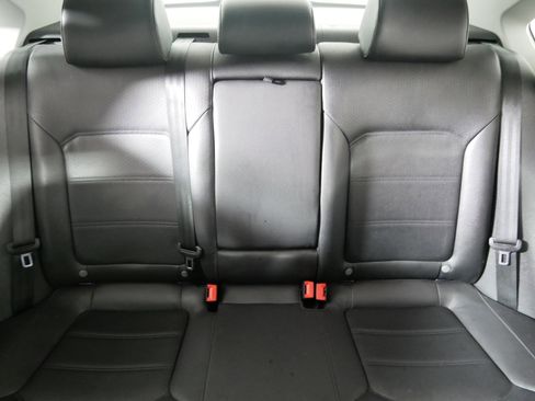 Used 2013 Volkswagen Passat 2.5 SE image 13