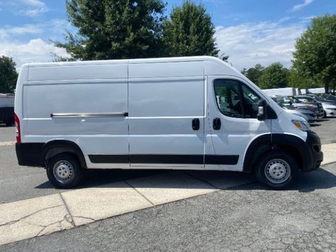 Used 2025 RAM ProMaster 2500 w/ Convenience Group FWD image 6