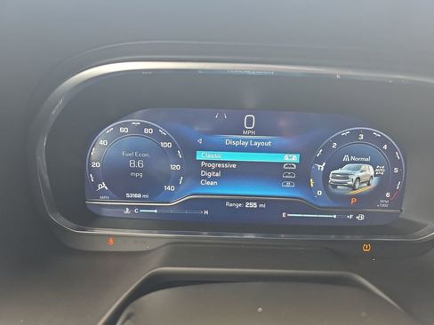 Used 2023 Chevrolet Suburban Premier image 25