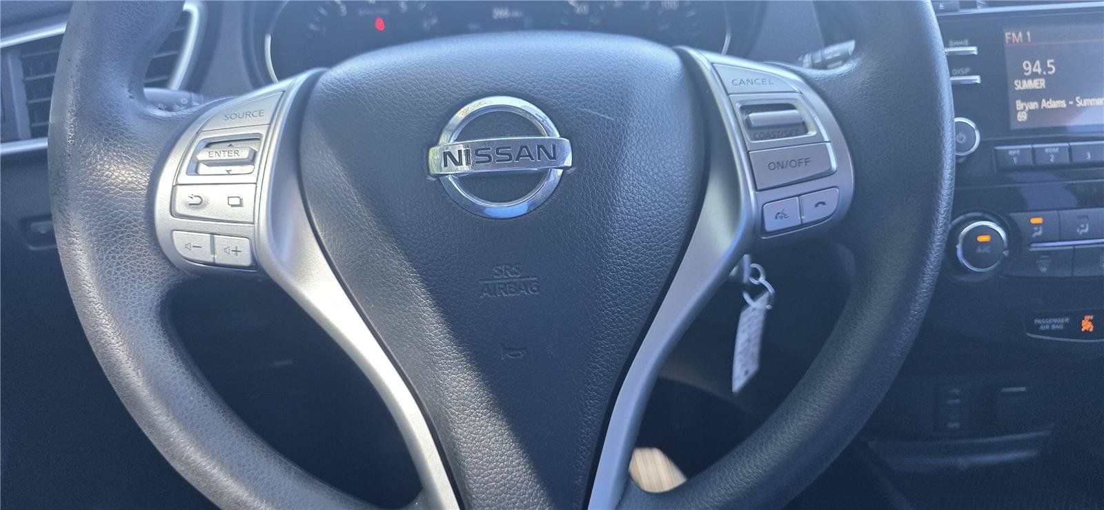 Used 2016 Nissan Rogue S FWD image 1