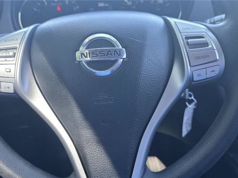 Used 2016 Nissan Rogue S FWD image 1