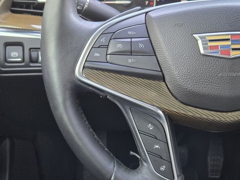 Used 2017 Cadillac XT5 Platinum AWD/4WD image 25