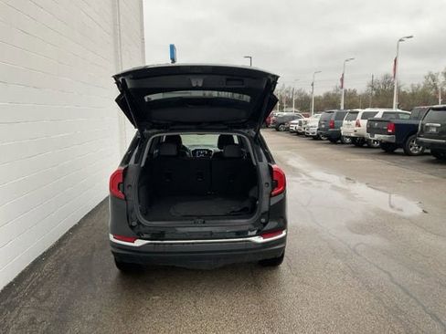 Used 2024 GMC Terrain SLT AWD/4WD image 8