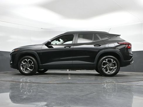 Used 2025 Chevrolet Trax LT FWD image 45