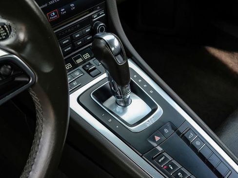 Used 2019 Porsche 911 Carrera RWD image 19