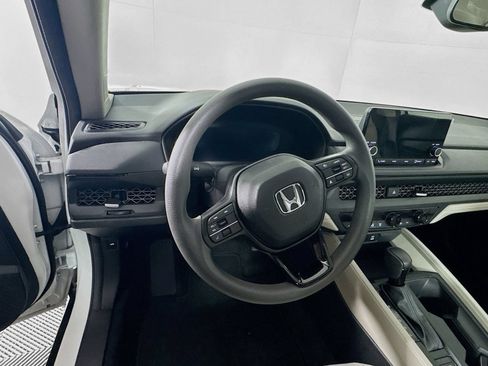 Certified 2025 Honda Accord SE image 19