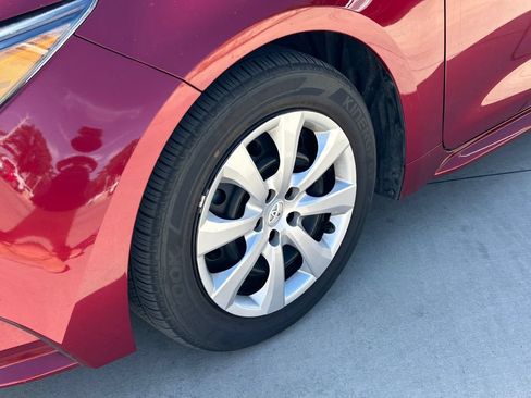 Certified 2025 Toyota Corolla LE FWD image 9