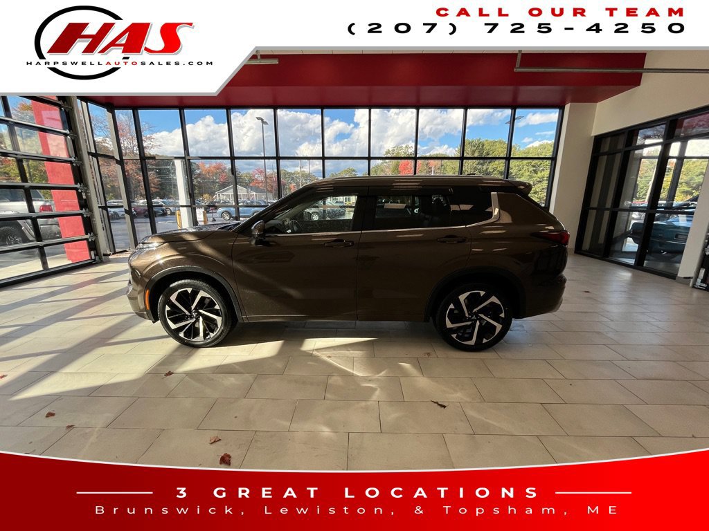 Used 2022 Mitsubishi Outlander SEL AWD/4WD image 2