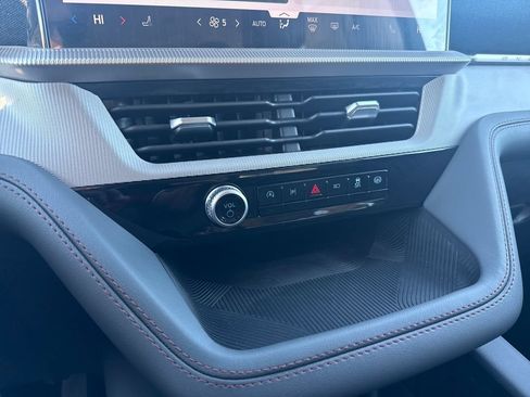 New 2026 Ford Explorer Active RWD image 9