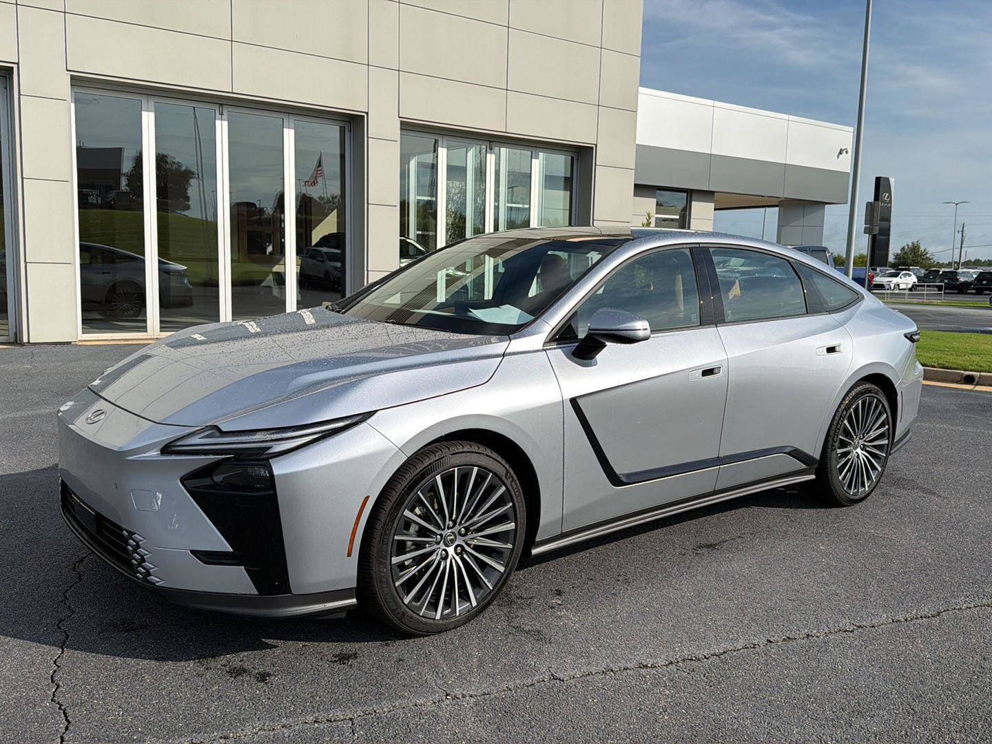 New 2026 Lexus ES 350e w/ Convenience Package FWD image 2