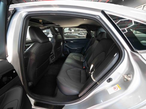 Used 2019 Toyota Avalon XLE image 23