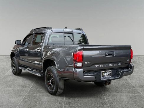 Used 2018 Toyota Tacoma SR w/ SR Convenience Package image 12