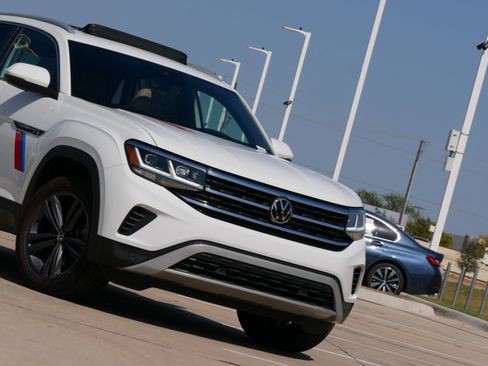 Used 2020 Volkswagen Atlas Cross Sport SEL AWD/4WD image 36