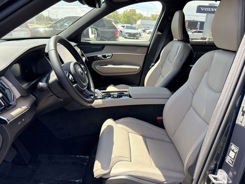 New 2026 Volvo XC90 T8 Ultra w/ Protection Package Premier image 10