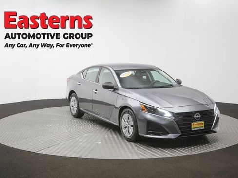 Used 2024 Nissan Altima 2.5 S FWD image 45
