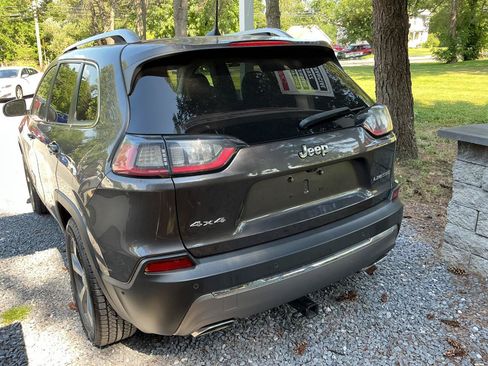 Used 2019 Jeep Cherokee Limited w/ Technology Group AWD/4WD image 7