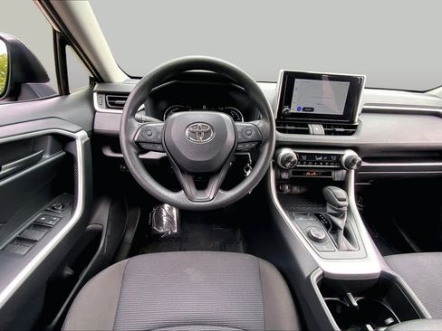 Used 2025 Toyota RAV4 LE AWD/4WD image 6