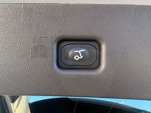 Used 2023 Lincoln Nautilus AWD image 36