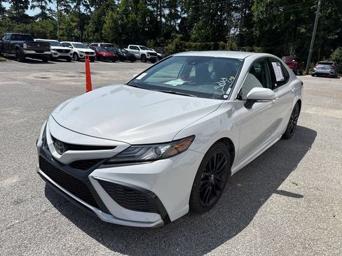 Used 2024 Toyota Camry XSE FWD image 4