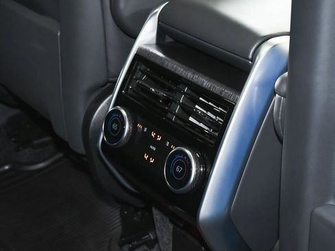 Used 2025 Land Rover Range Rover SE image 61